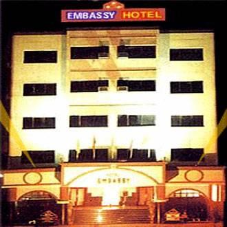 Embassy Hotel Surat Bagian luar foto